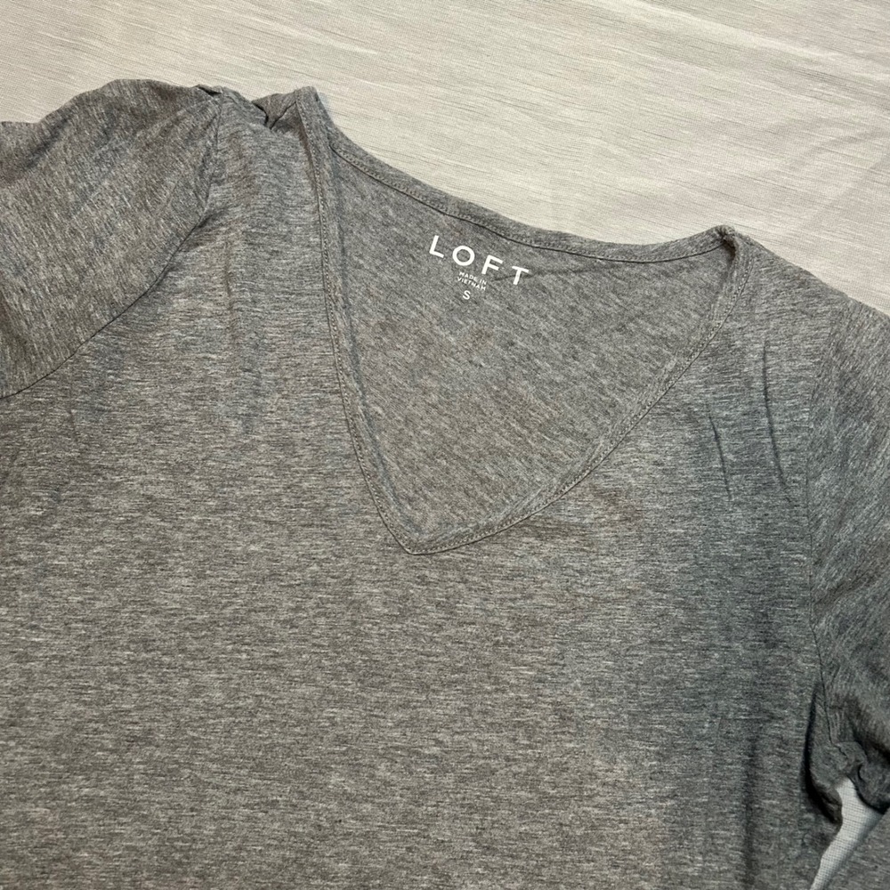 LOFT Womens Puff Sleeve V-Neck Top Size S Gray Heathered Knit Casual Minimalist